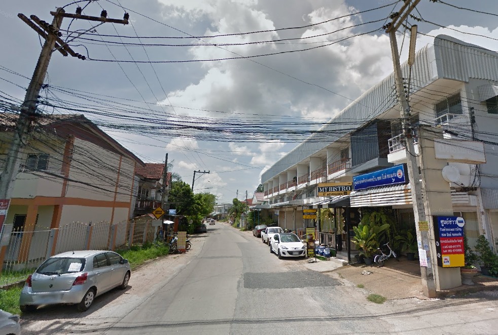 อาคารพาณิชย์ใกล้เคียง